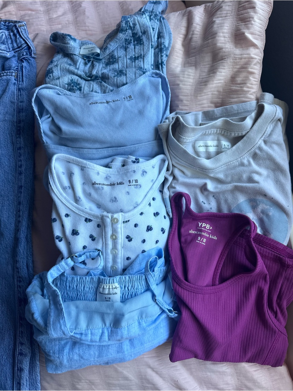 abercrombie kids 9/10 size Lot: 15 pieces tops, jeans, and shorts